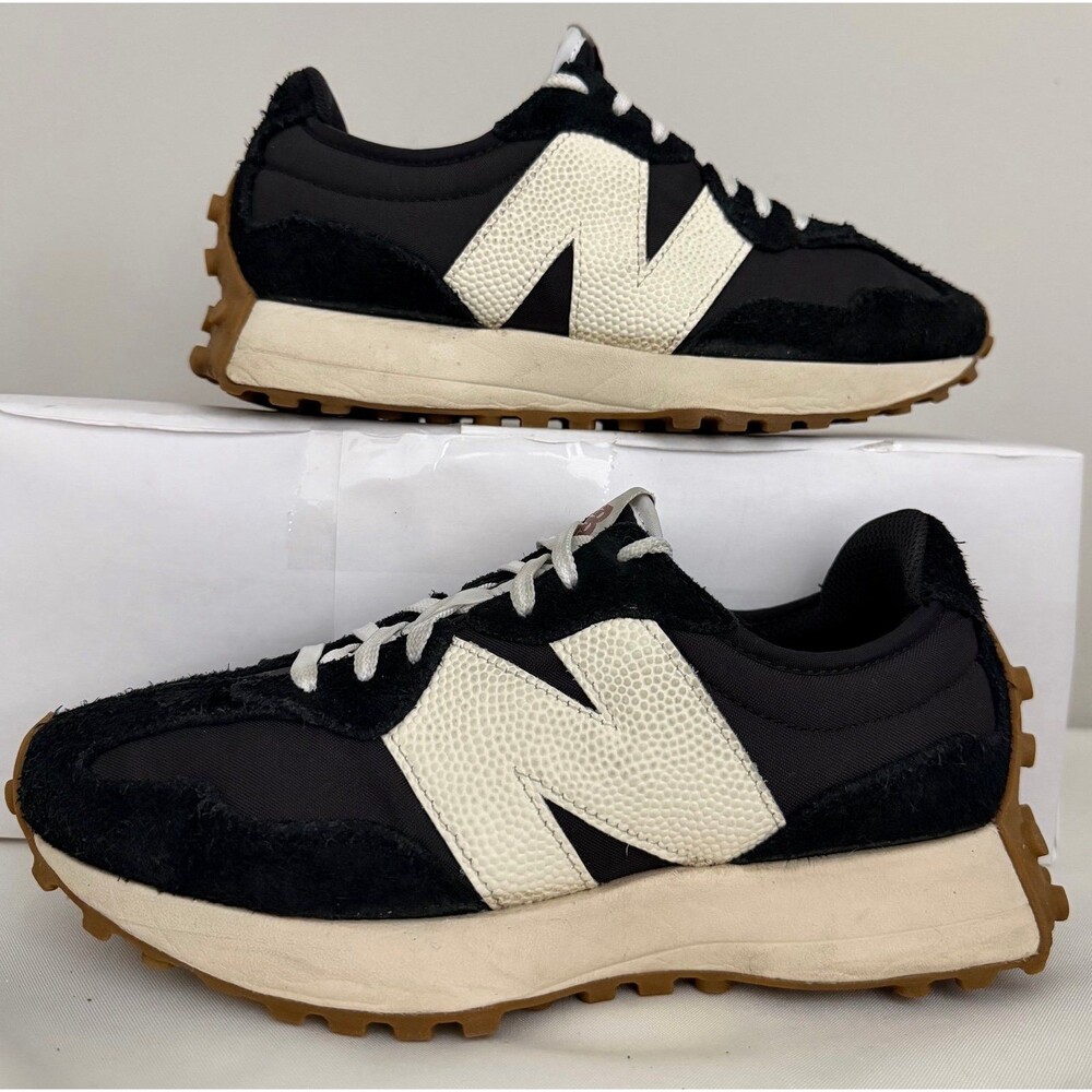 New Balance 327 Women's Sneakers Black White Lifestyle Shoes Size 8 B